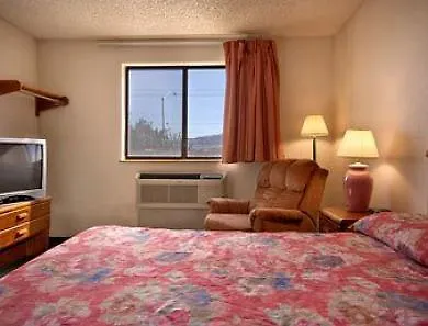 Super 8 By Wyndham Hotel Kingman