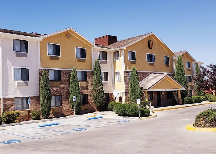Super 8 By Wyndham Hotel