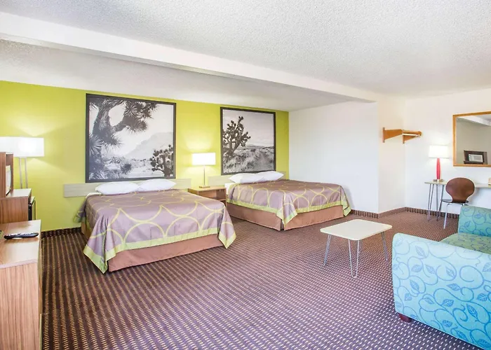 Hotel Super 8 By Wyndham Kingman