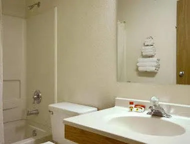 Super 8 By Wyndham Hotel 2*